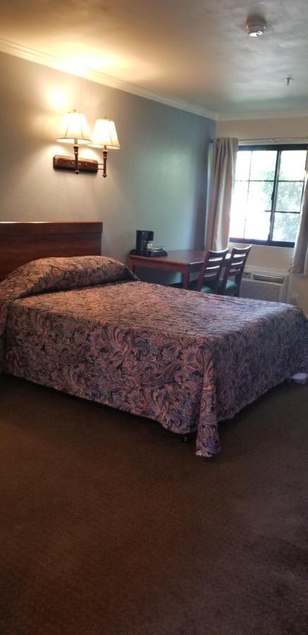 Sierra Crossing Motel Bloomington Esterno foto